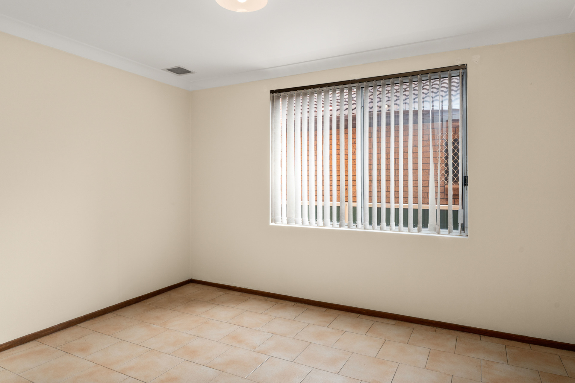 64 Jacaranda Crescent Casula NSW 2170 AUS