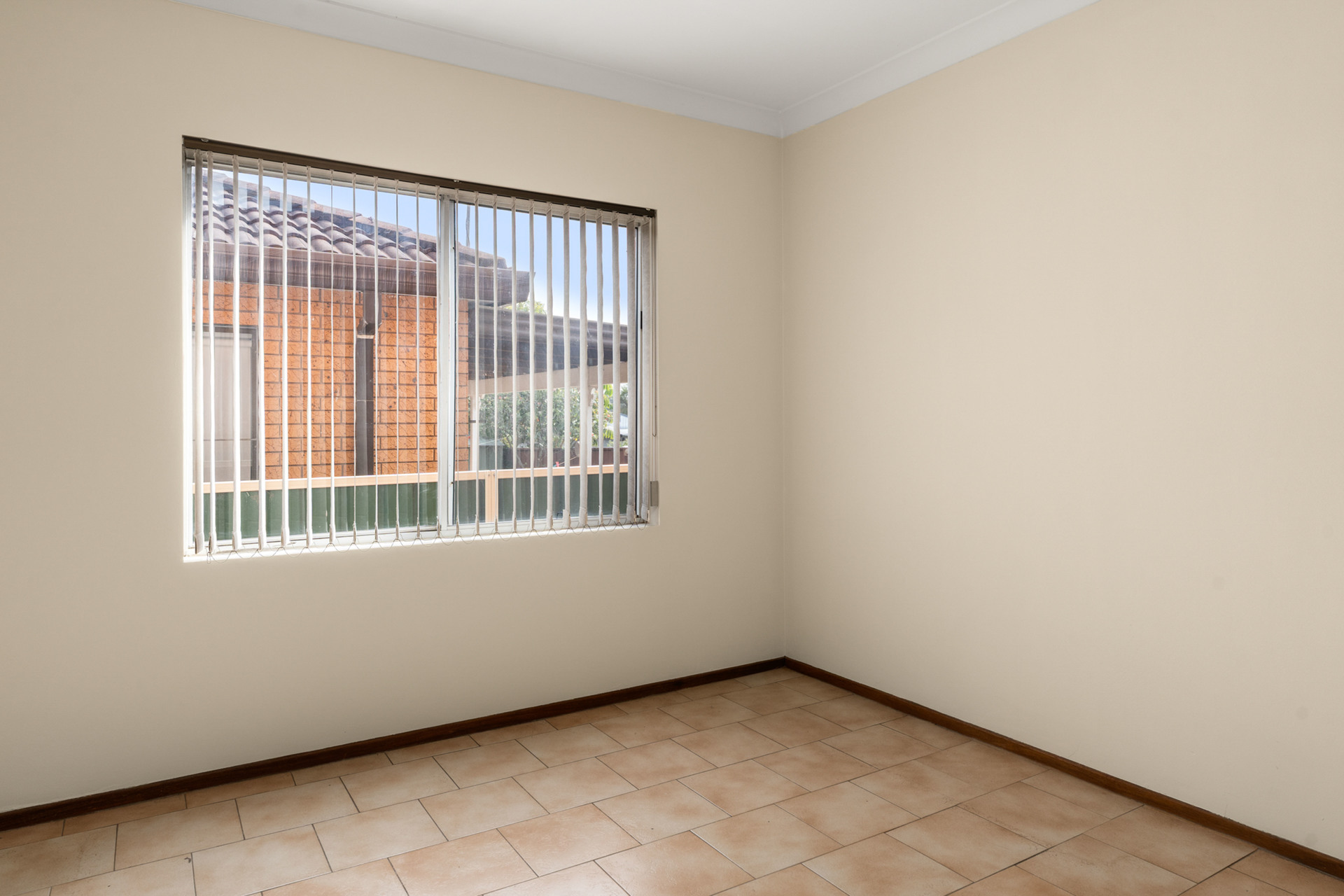 64 Jacaranda Crescent Casula NSW 2170 AUS