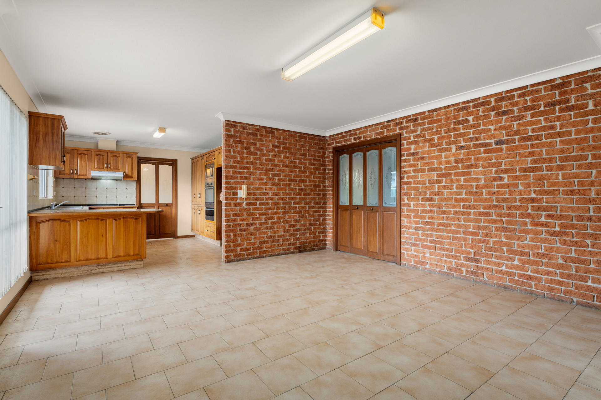 64 Jacaranda Crescent Casula NSW 2170 AUS