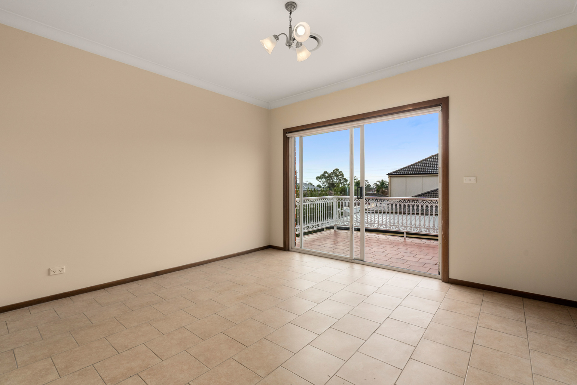 64 Jacaranda Crescent Casula NSW 2170 AUS