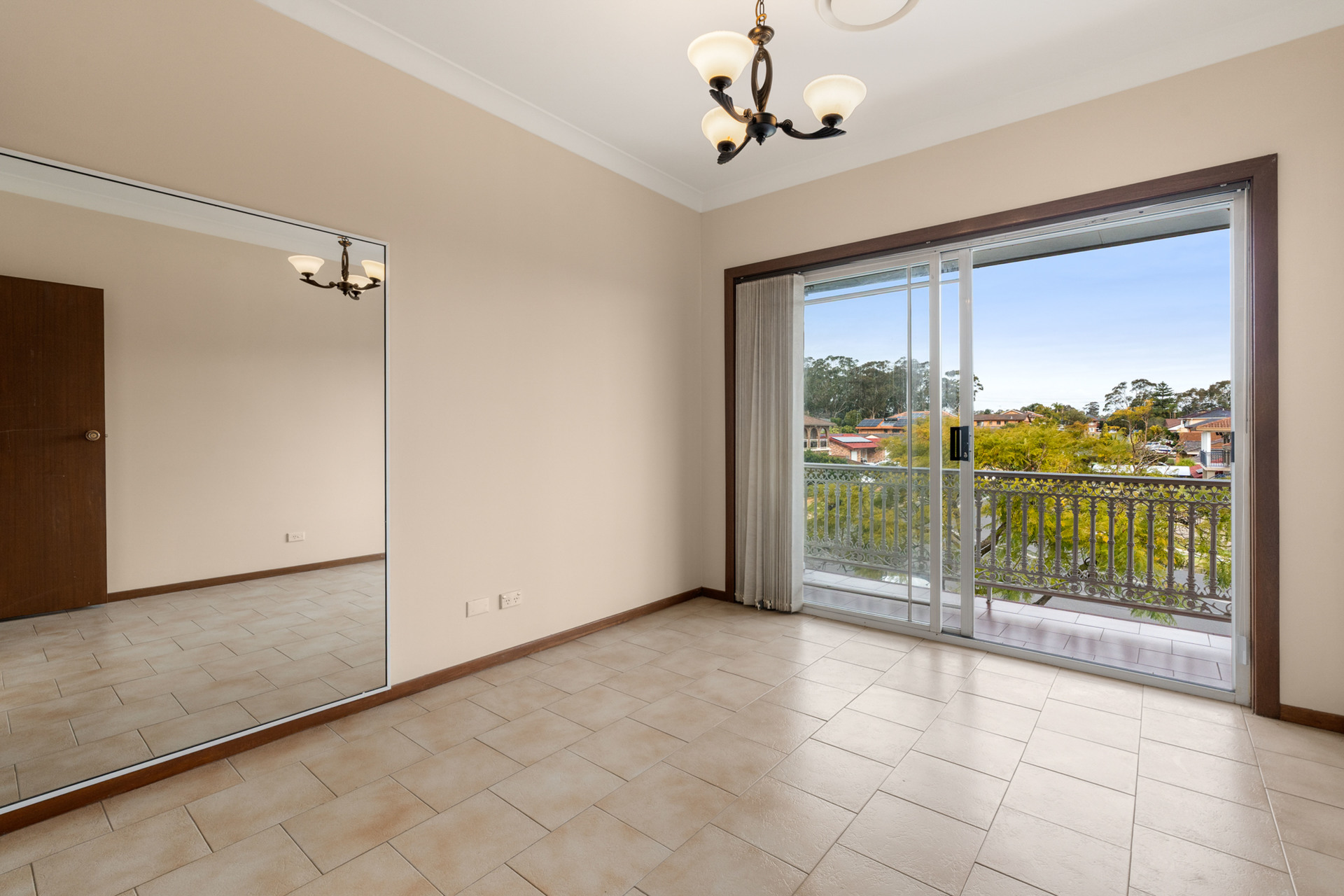64 Jacaranda Crescent Casula NSW 2170 AUS