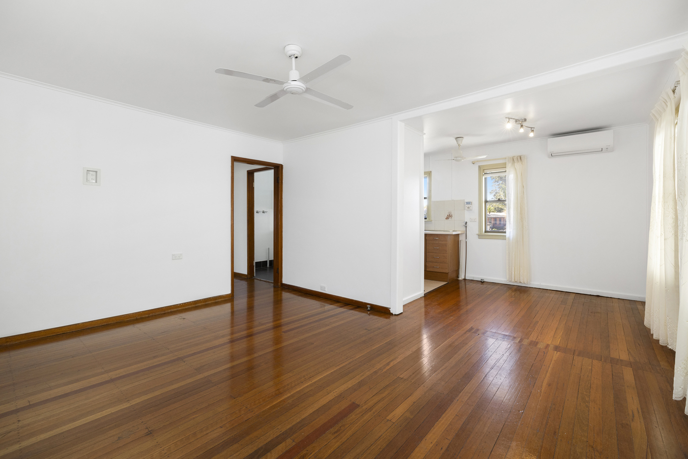 32 Busby Road Busby NSW 2168 AUS