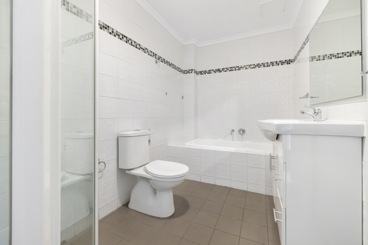 6/2 Castlereagh Street Liverpool NSW 2170 AUS