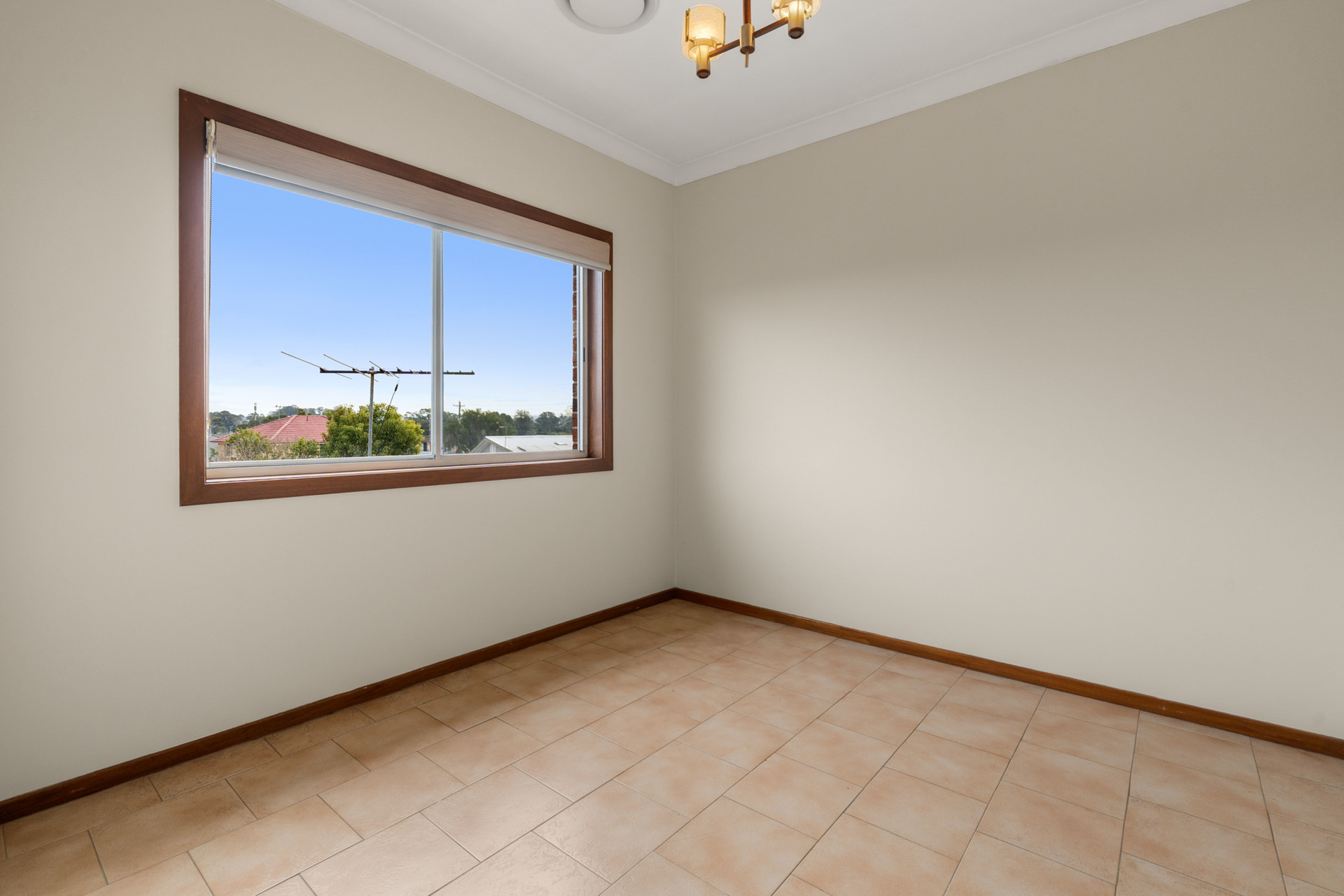 64 Jacaranda Crescent Casula NSW 2170 AUS