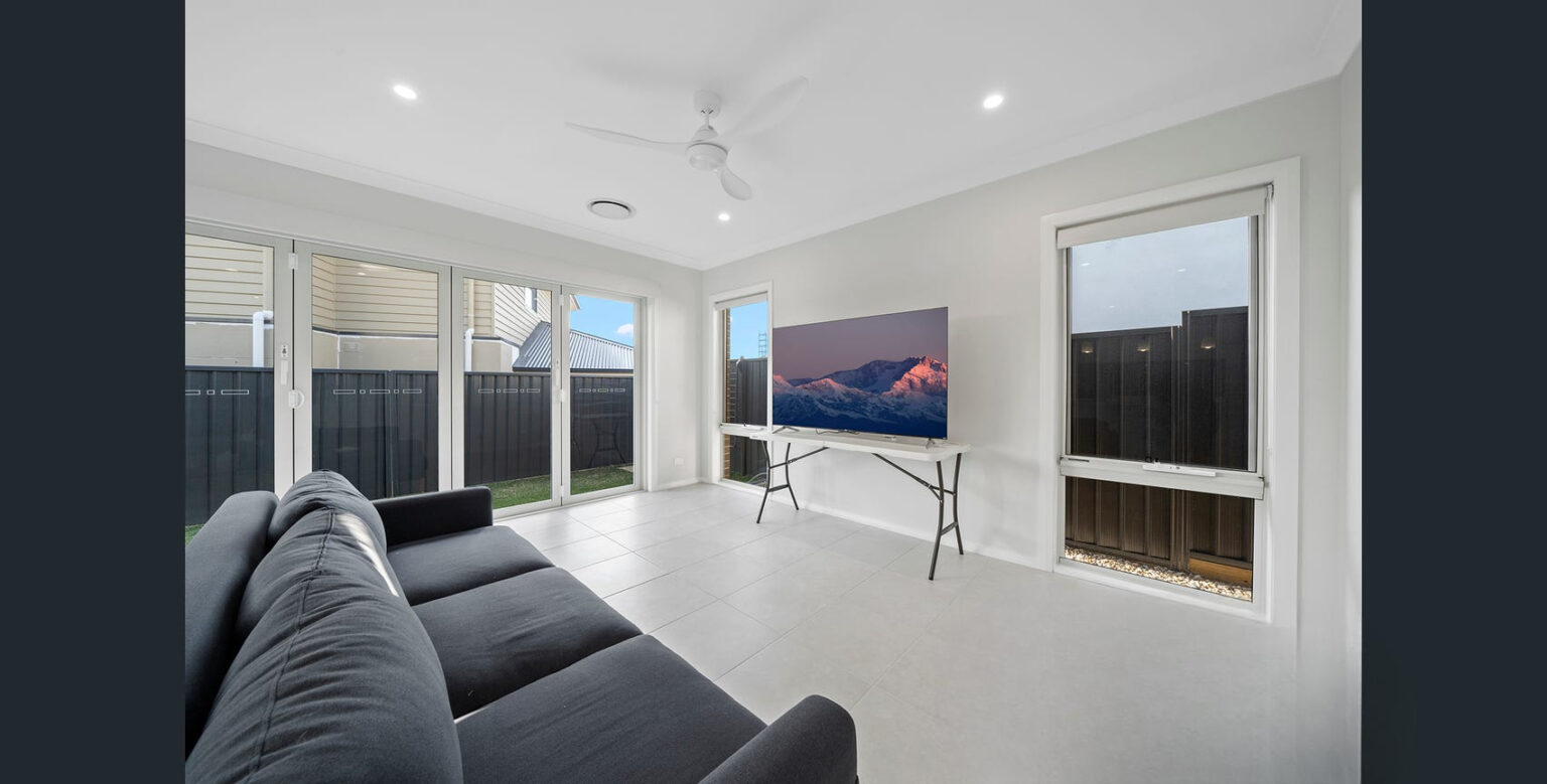 35 Pimelea Avenue, Denham Court NSW 2565 – photo 2 of 6
