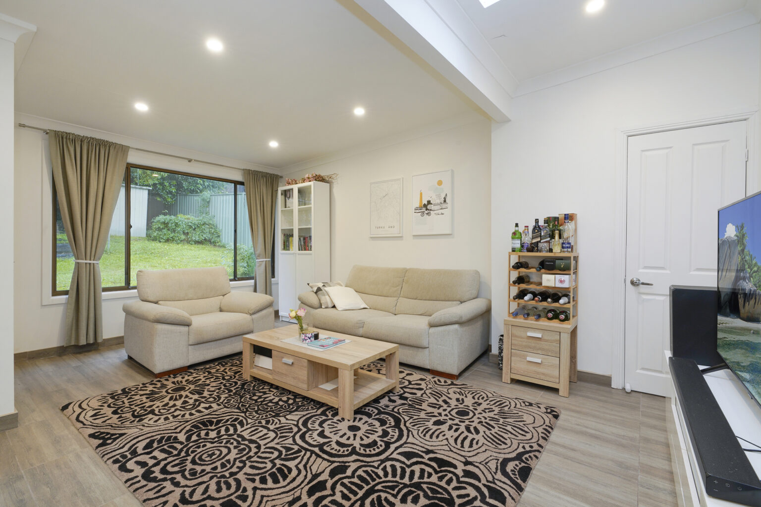 34 Grandview Drive, Campbelltown NSW 2560 – photo 3 of 9
