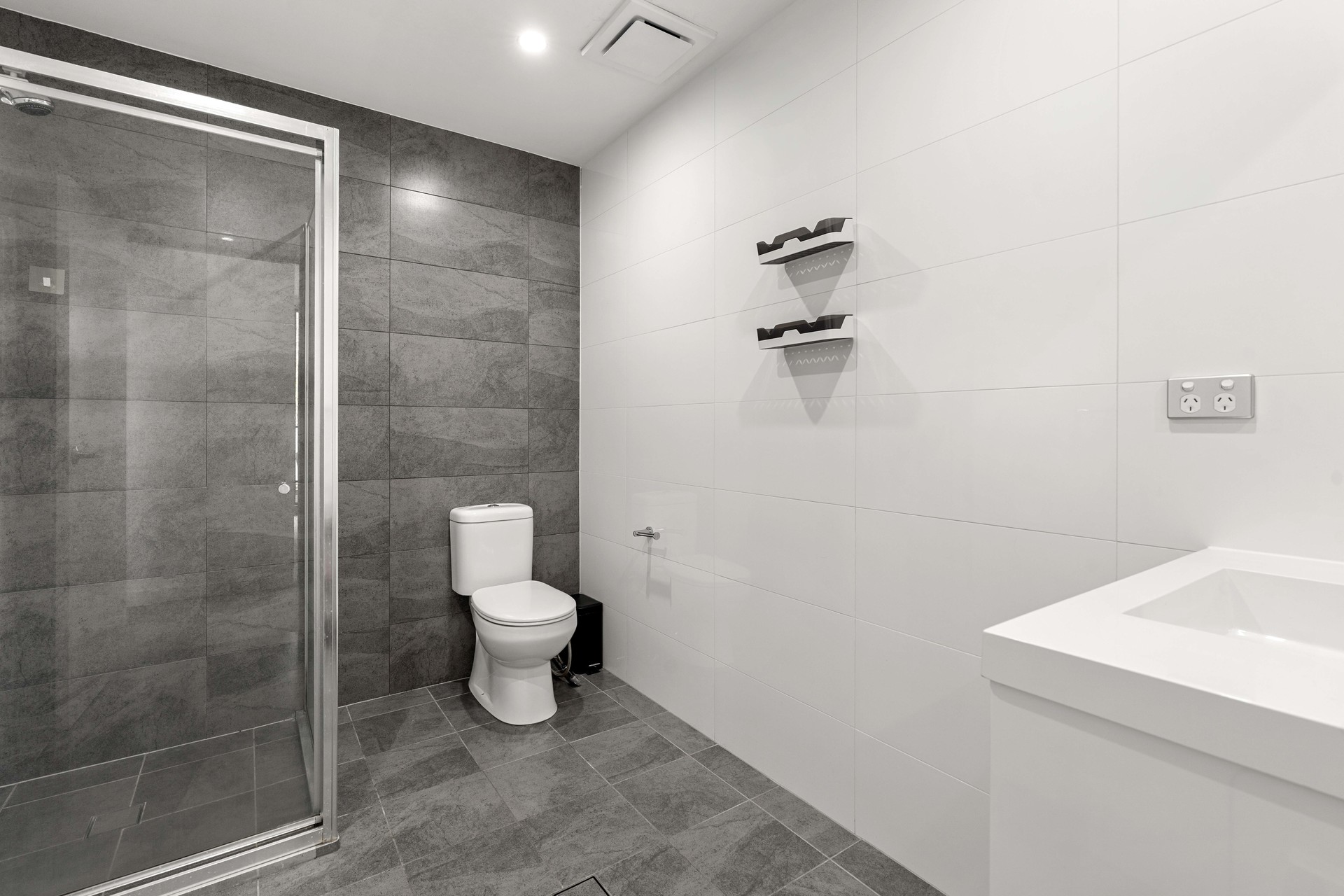15/153 Hoxton Park Road Cartwright NSW 2168 AUS