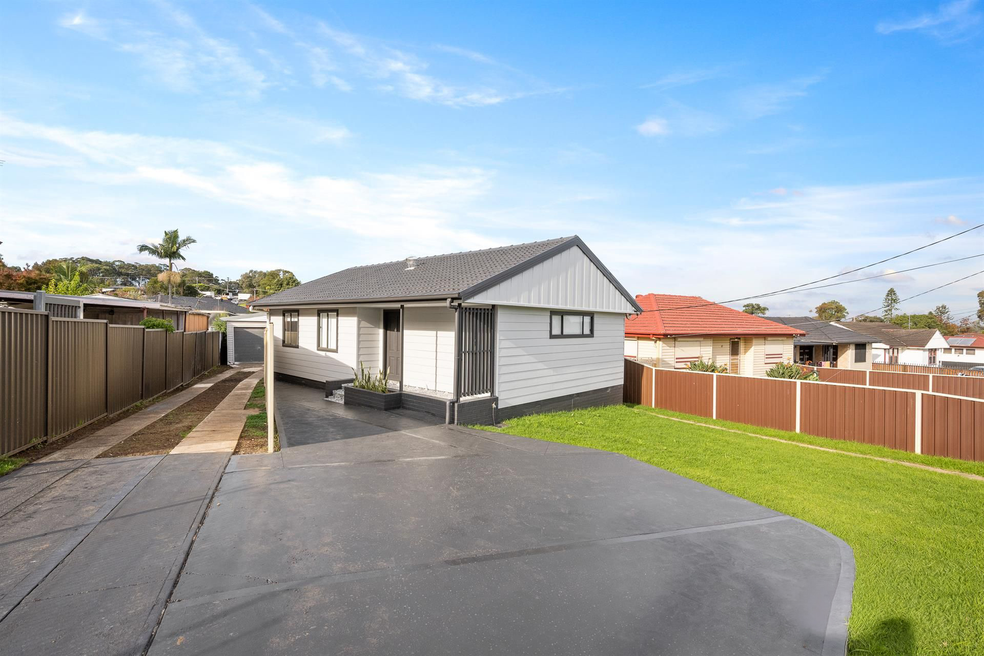 49 Strickland Crescent Ashcroft NSW 2168 AUS