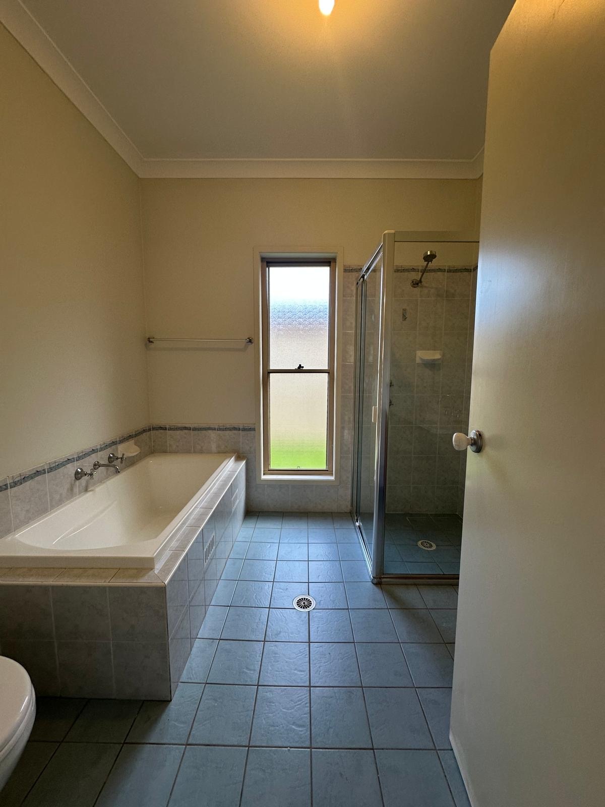 19 Dee Close Prestons NSW 2170 AUS