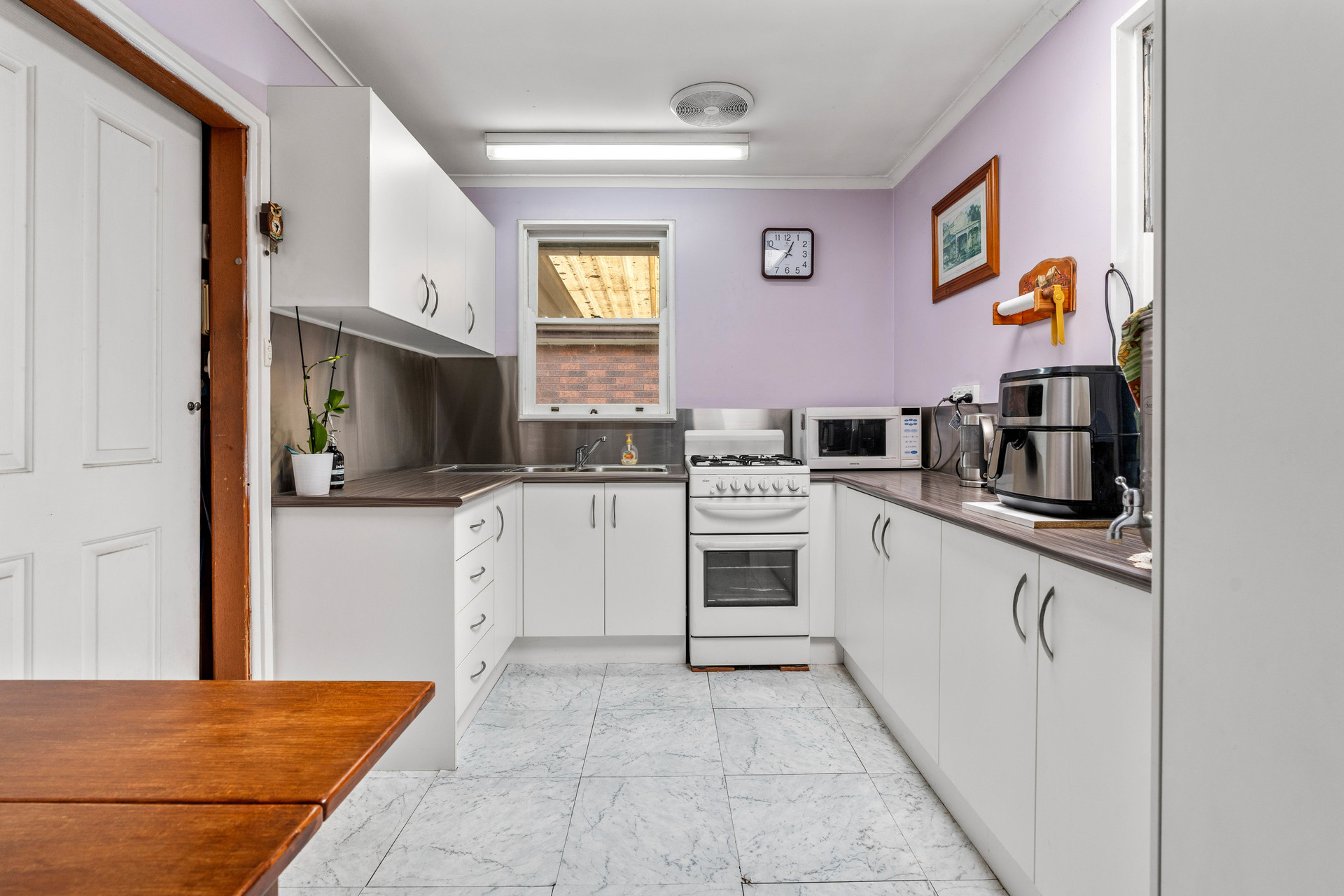 49 Gabo Crescent Sadleir NSW 2168 AUS