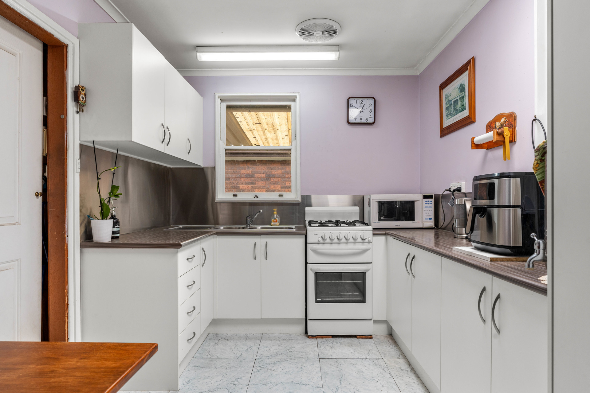 49 Gabo Crescent Sadleir NSW 2168 AUS