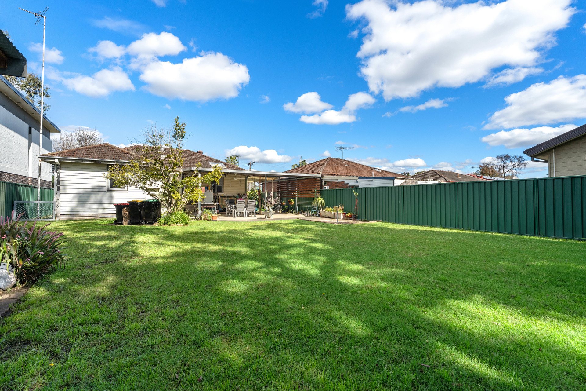 49 Gabo Crescent Sadleir NSW 2168 AUS