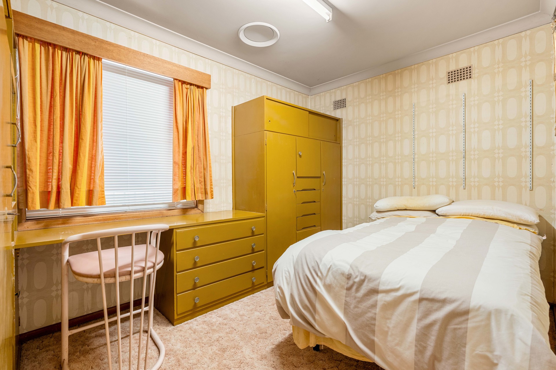 33 Stanwell Crescent Ashcroft NSW 2168 AUS