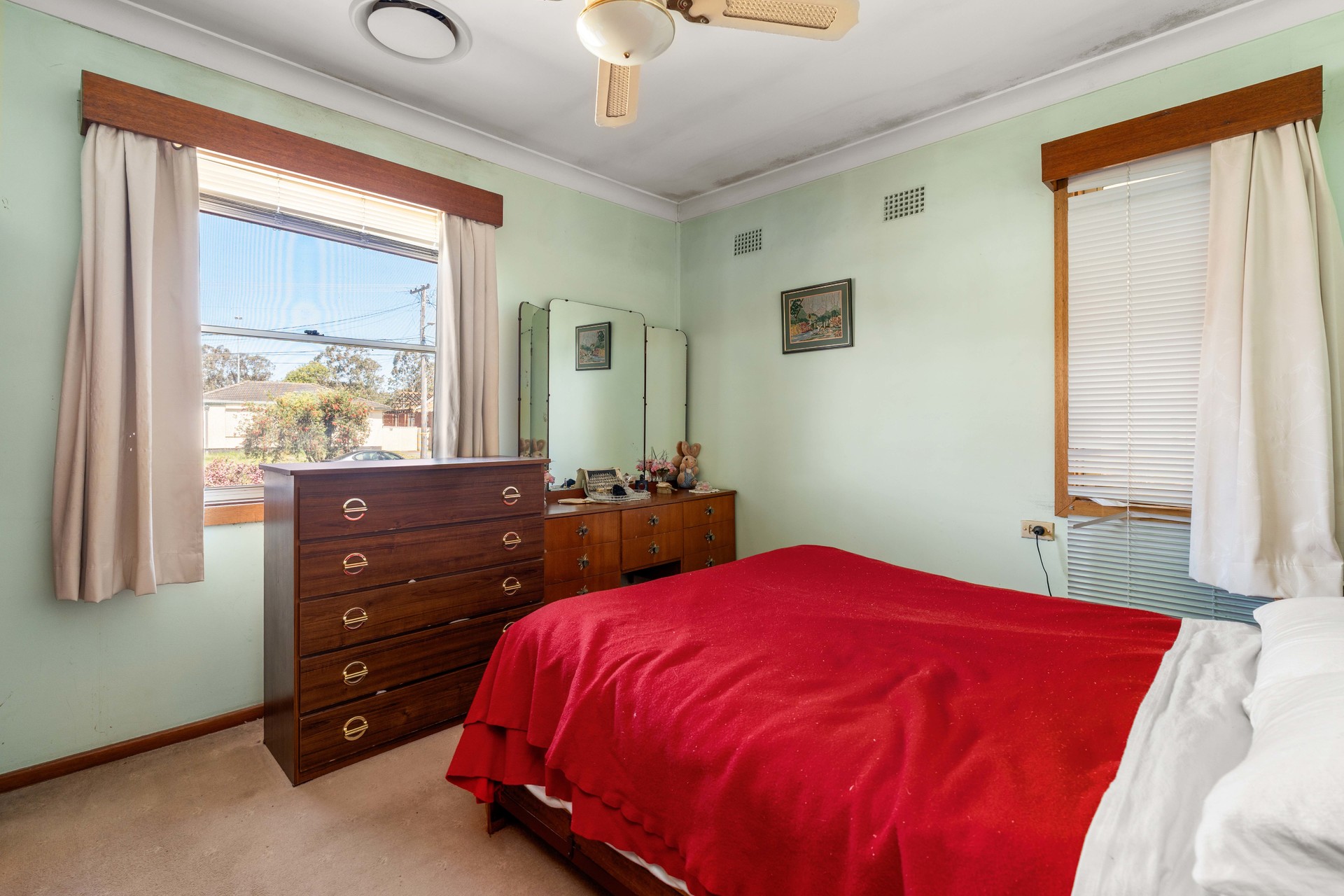 33 Stanwell Crescent Ashcroft NSW 2168 AUS
