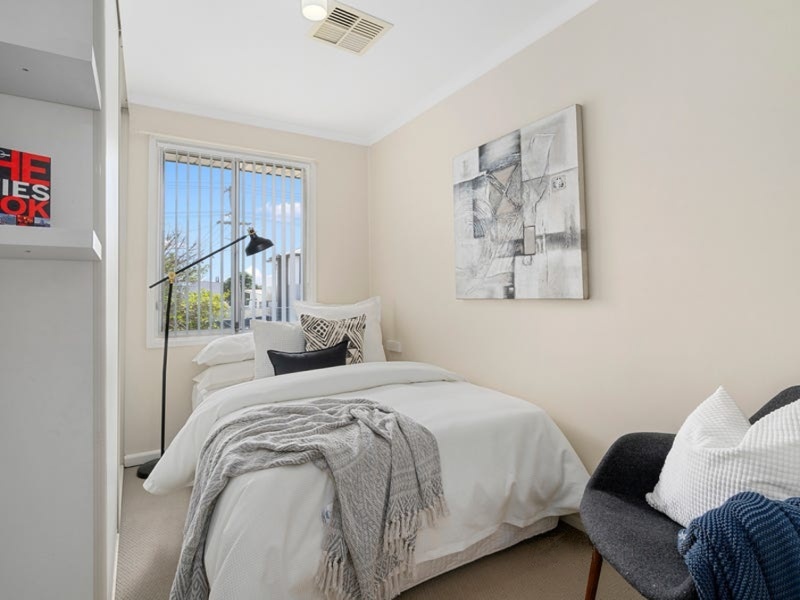 4 Sullivan Avenue Lurnea NSW 2170 AUS