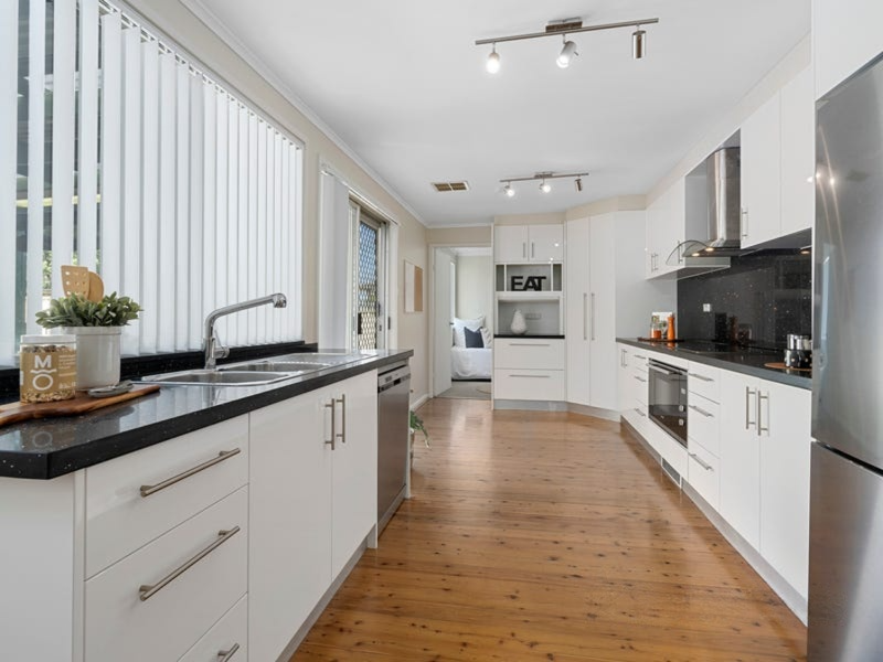 4 Sullivan Avenue Lurnea NSW 2170 AUS