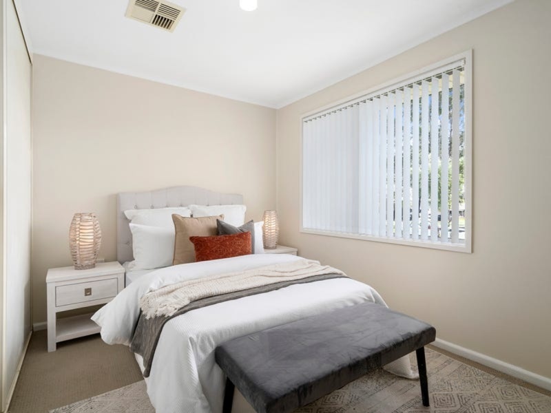 4 Sullivan Avenue Lurnea NSW 2170 AUS