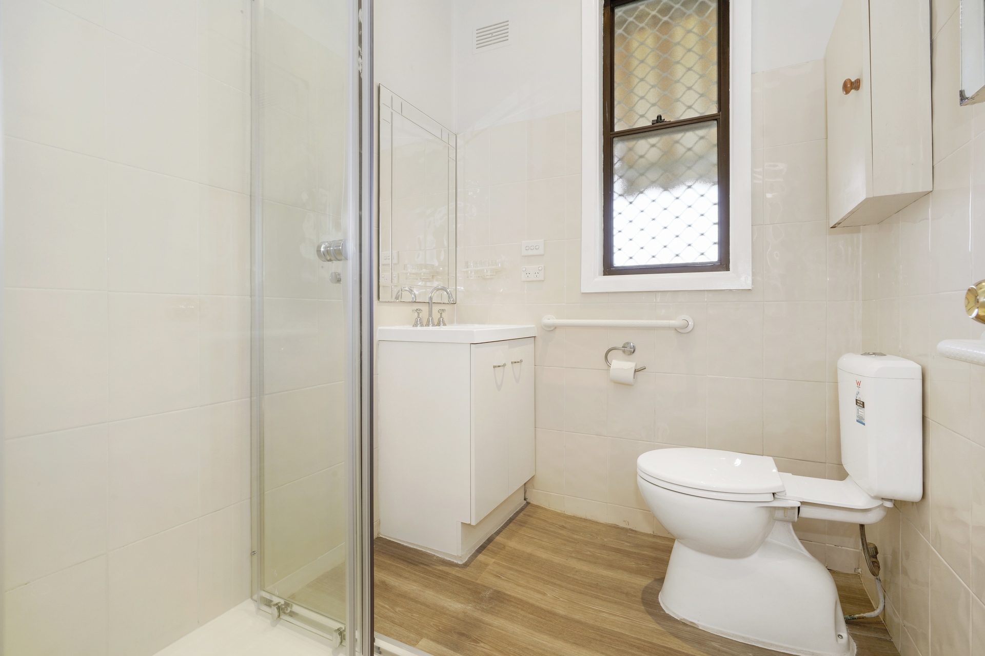 4 Floyd Place Mount Pritchard NSW 2170 AUS