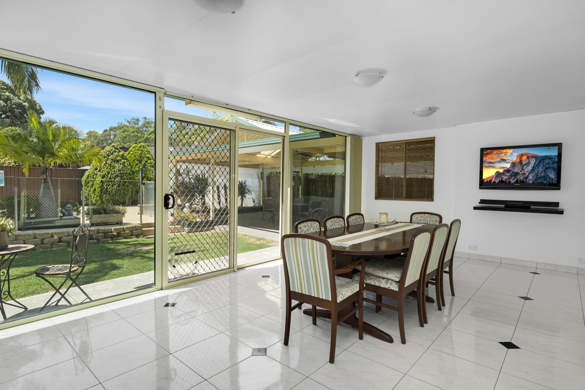 17 Hurlstone Avenue Glenfield NSW 2167 AUS