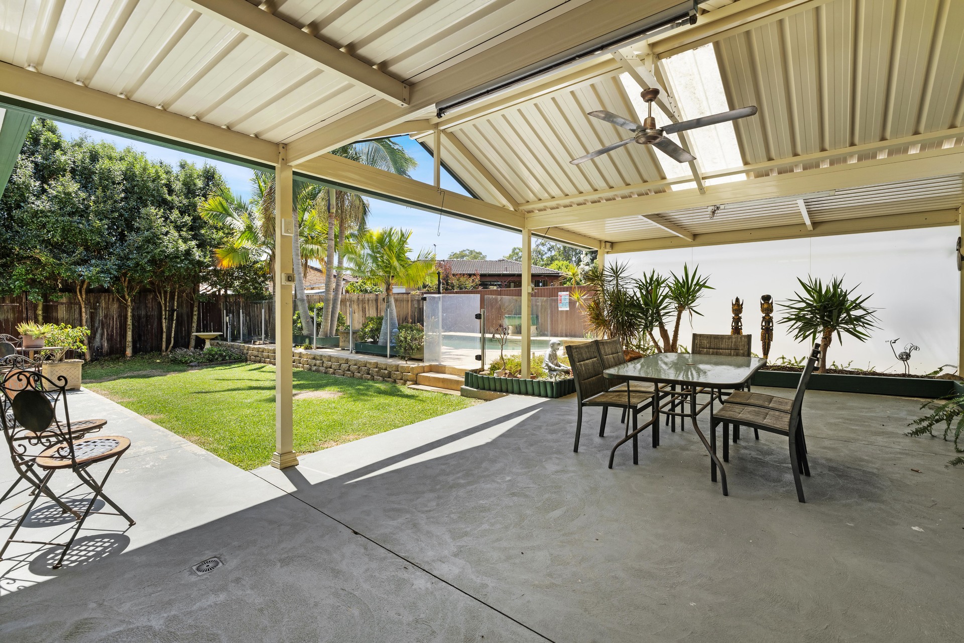 17 Hurlstone Avenue Glenfield NSW 2167 AUS