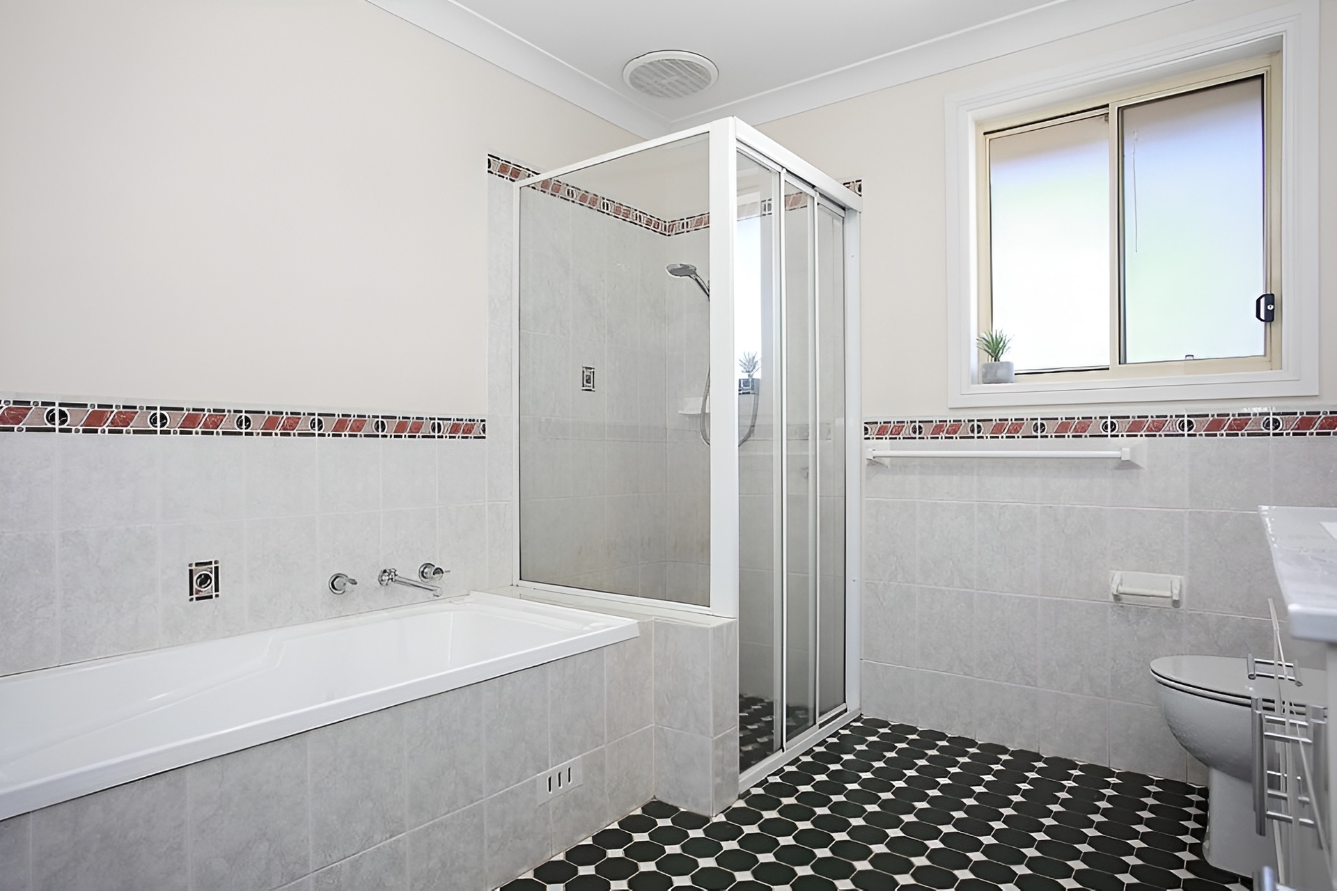 14 Kearns Place Horningsea Park NSW 2171 AUS