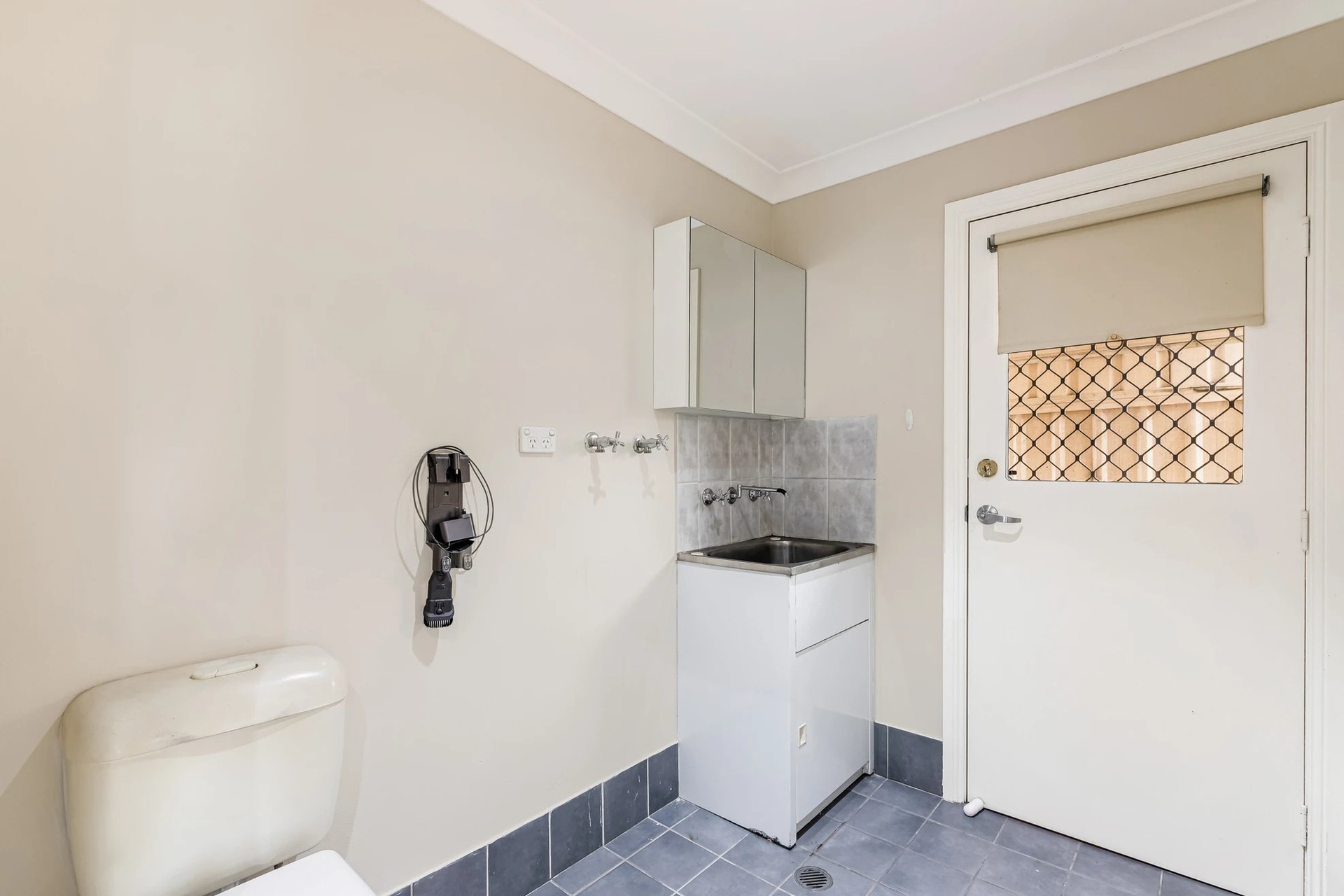 9 Tingha Close Hinchinbrook NSW 2168 AUS