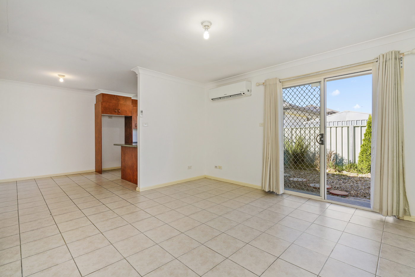 4/162-164 Chifley Street Wetherill Park NSW 2164 AUS