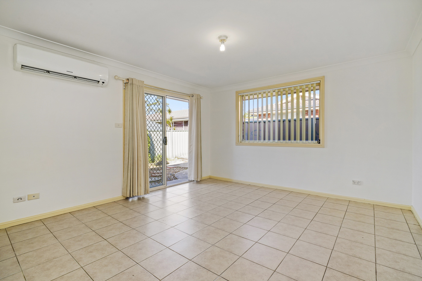 4/162-164 Chifley Street Wetherill Park NSW 2164 AUS