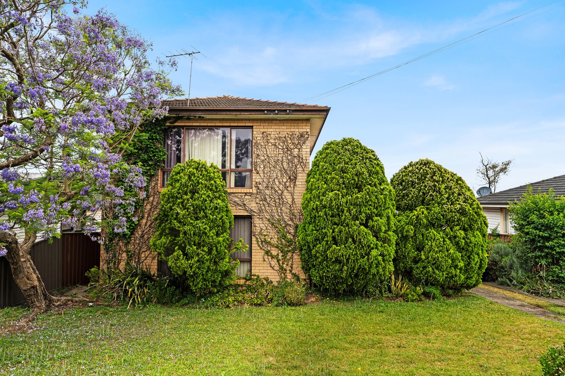 127 Gabo Crescent Sadleir NSW 2168 AUS