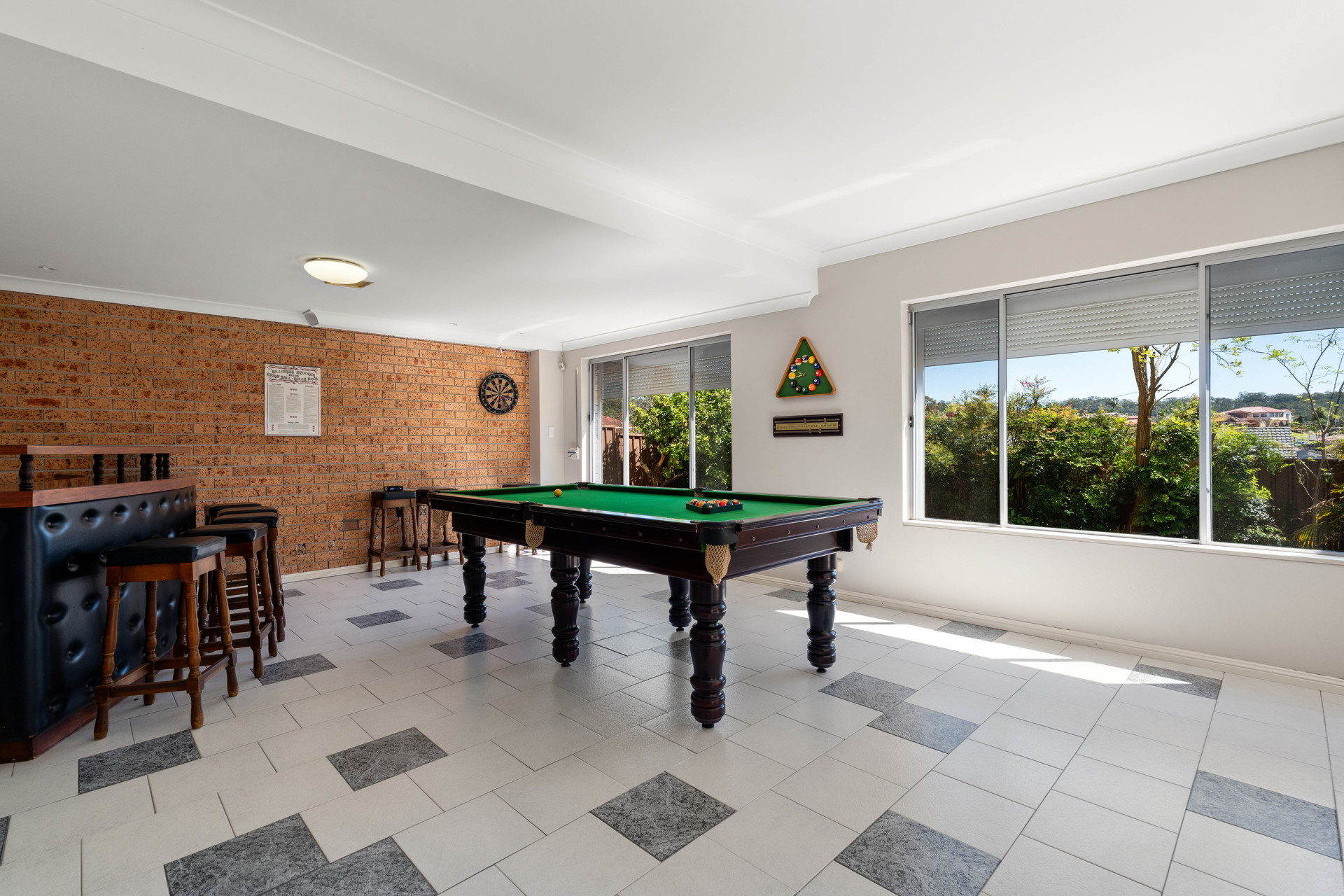 10 Dixon Street Abbotsbury NSW 2176 AUS