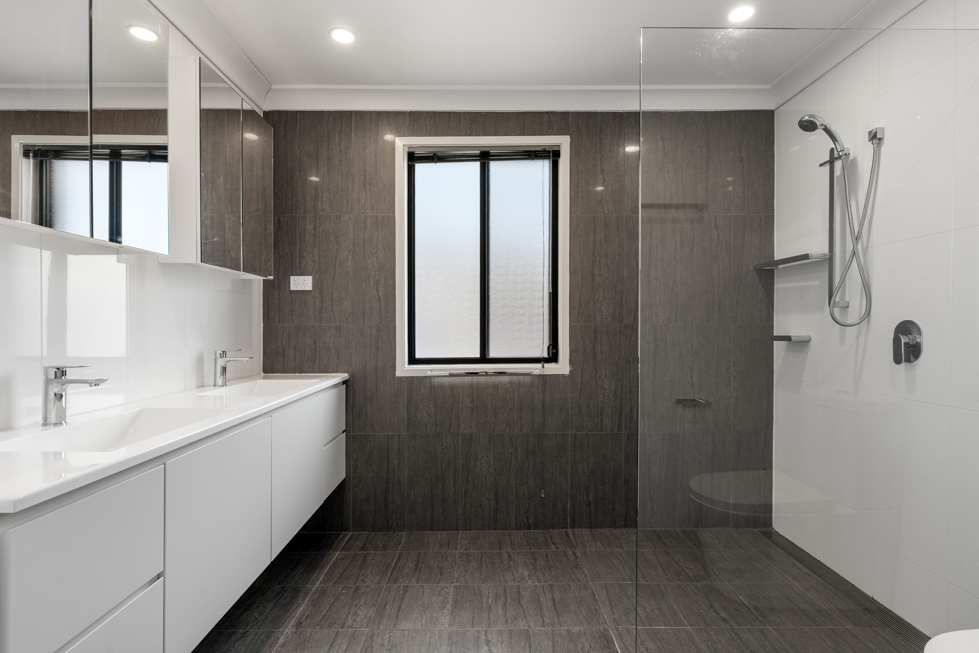 124 Glenfield Road Casula NSW 2170 AUS