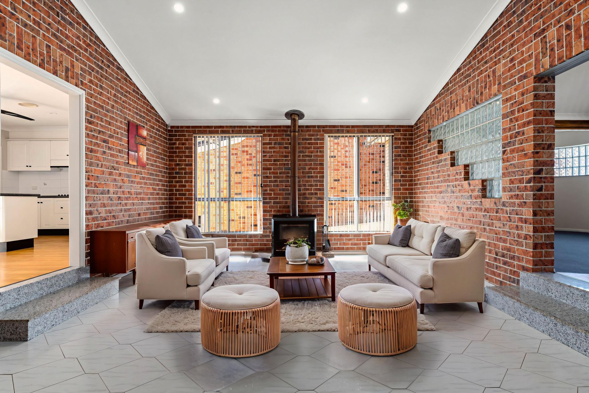 10 Dixon Street Abbotsbury NSW 2176 AUS