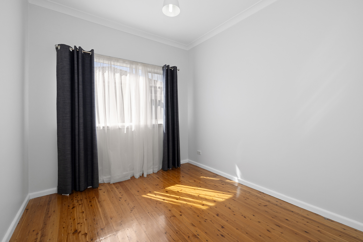 52 Fitzpatrick Crescent Casula NSW 2170 AUS