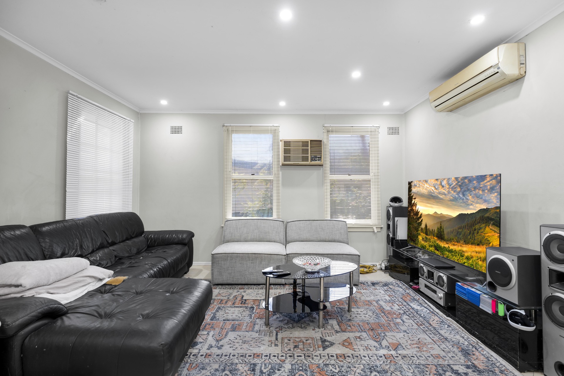 61 Devlin Street Ashcroft NSW 2168 AUS