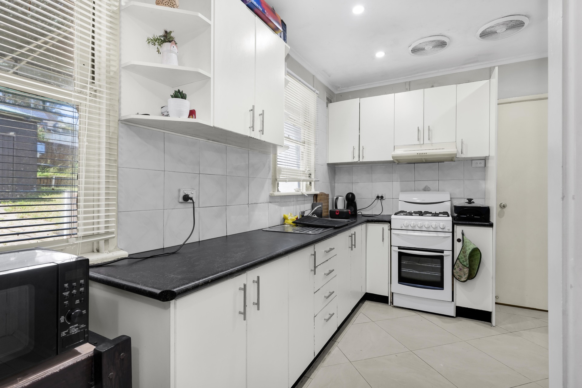 61 Devlin Street Ashcroft NSW 2168 AUS