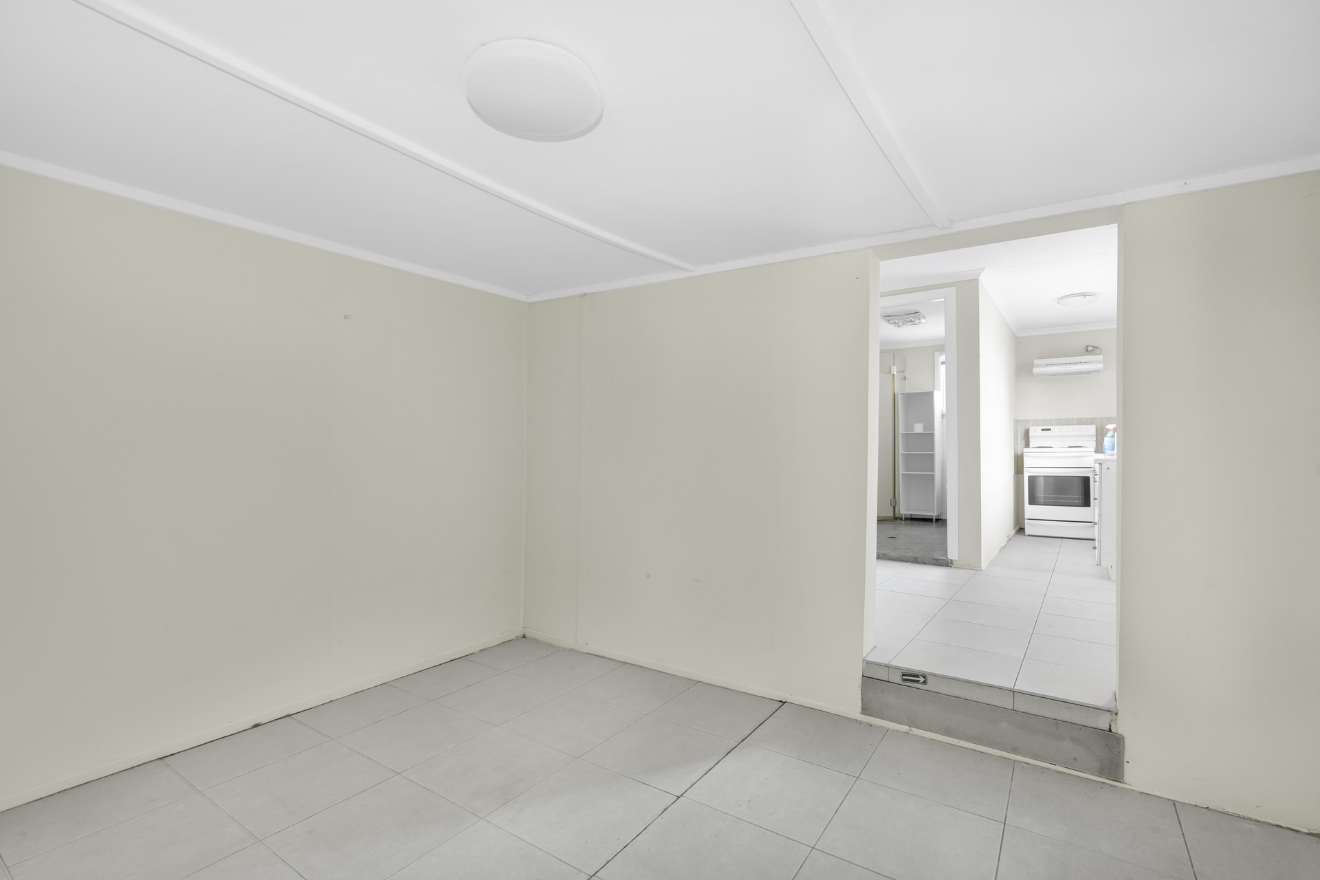 61 Devlin Street Ashcroft NSW 2168 AUS