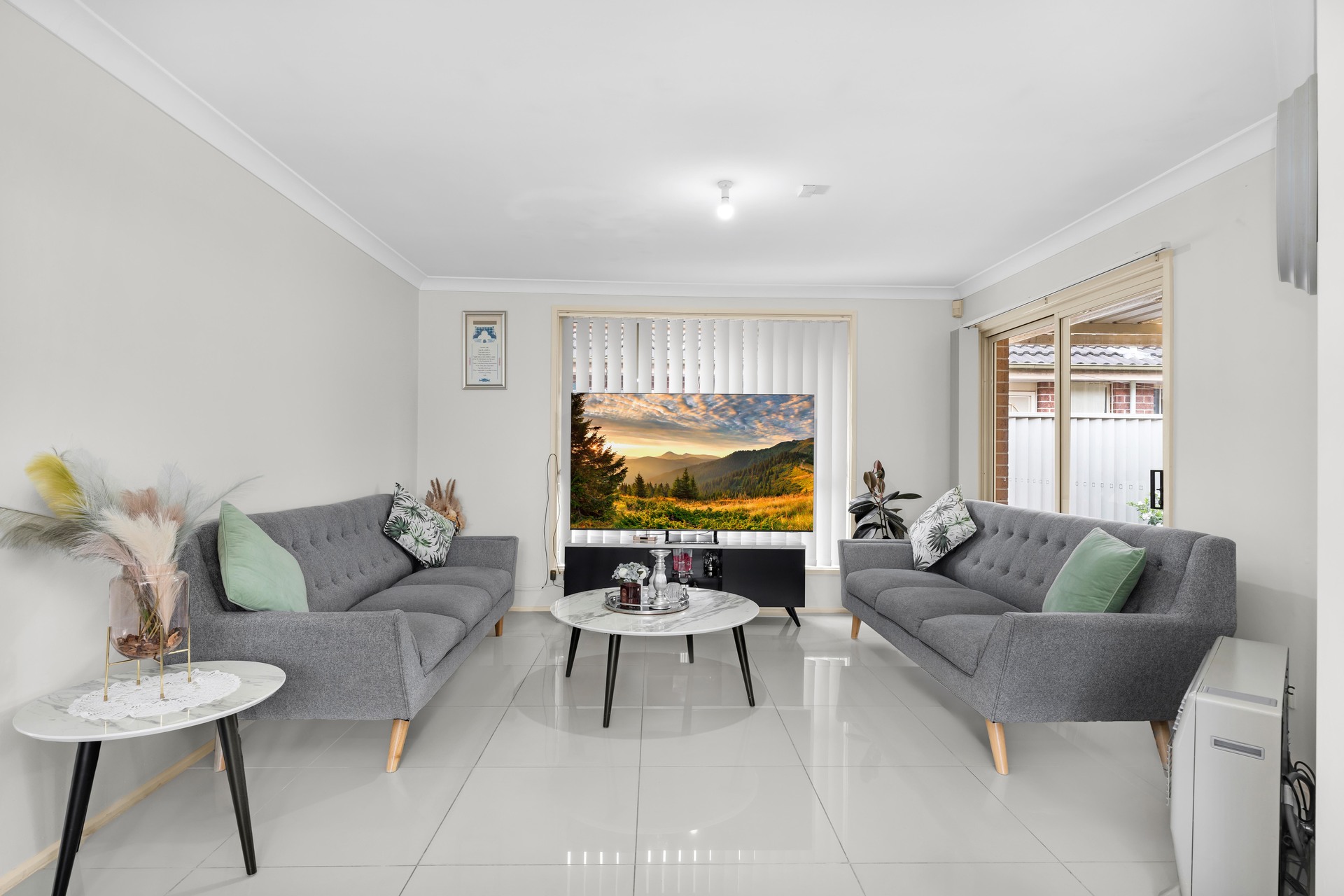 13 Osprey Avenue Green Valley NSW 2168 AUS