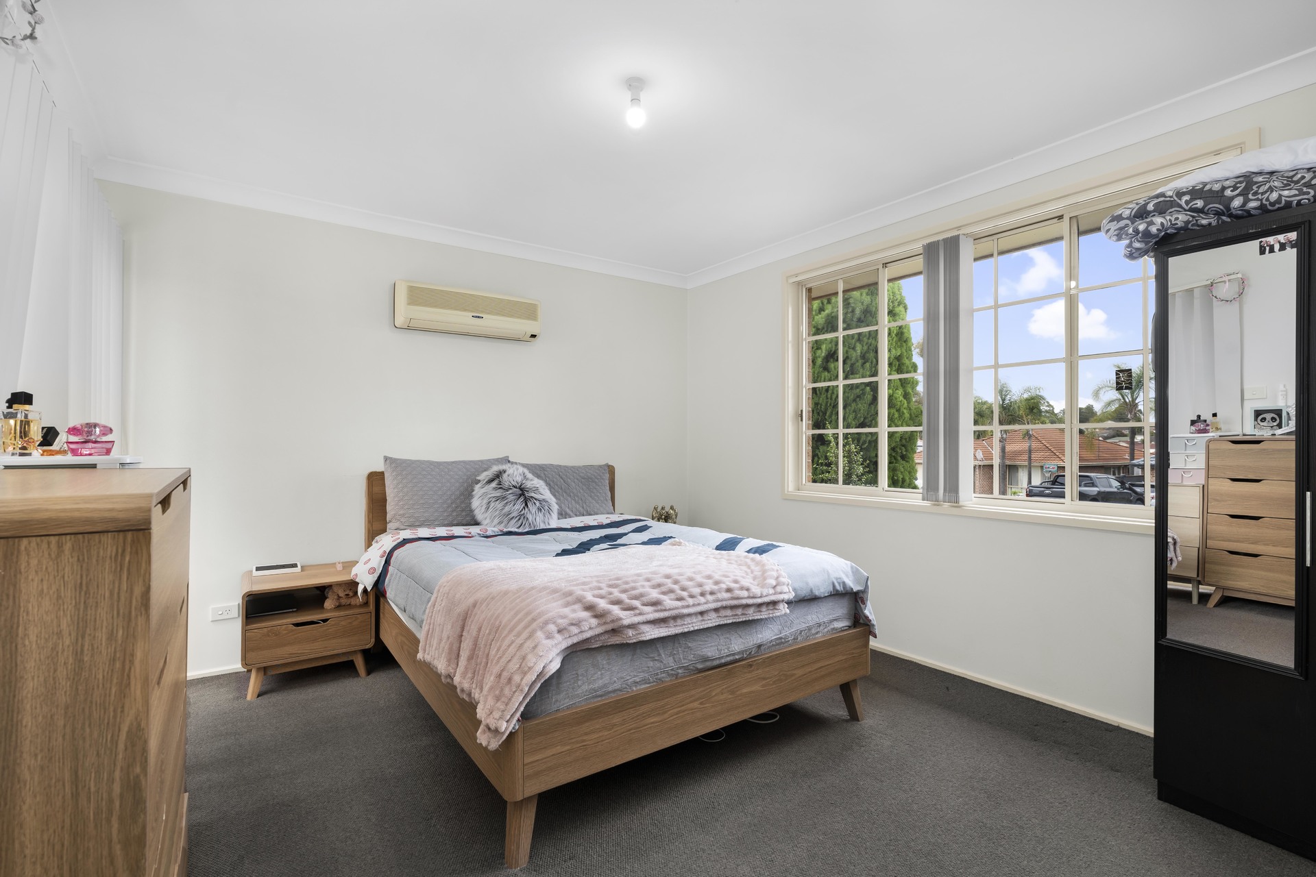 13 Osprey Avenue Green Valley NSW 2168 AUS
