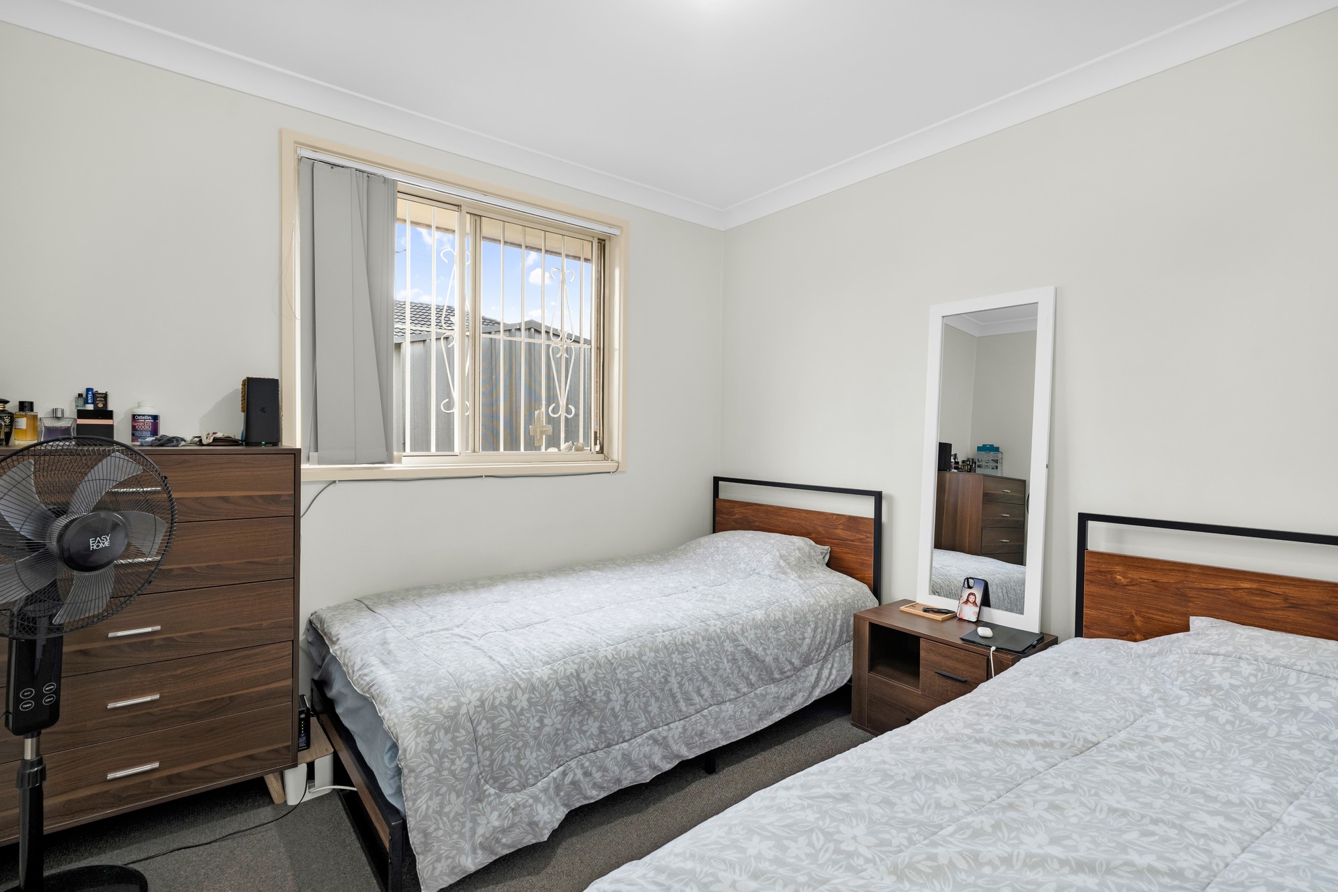 13 Osprey Avenue Green Valley NSW 2168 AUS