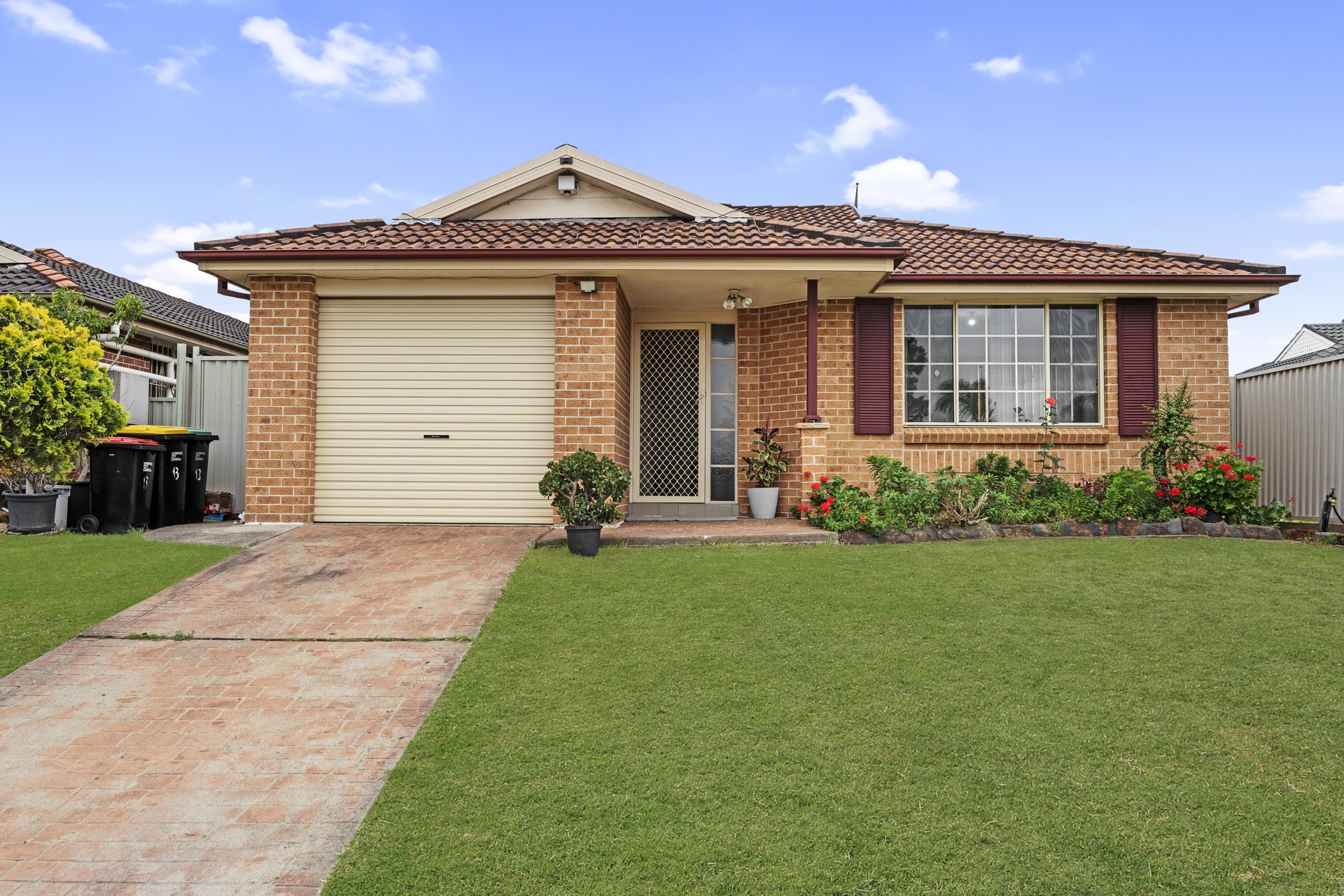 13 Osprey Avenue Green Valley NSW 2168 AUS