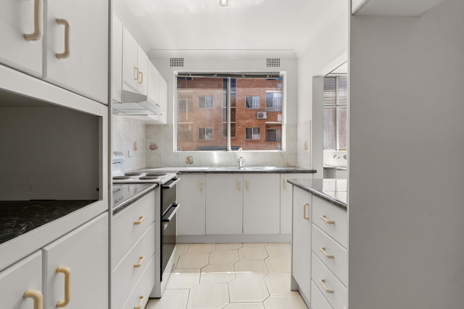 2/76-84 Bigge Street Liverpool NSW 2170 AUS