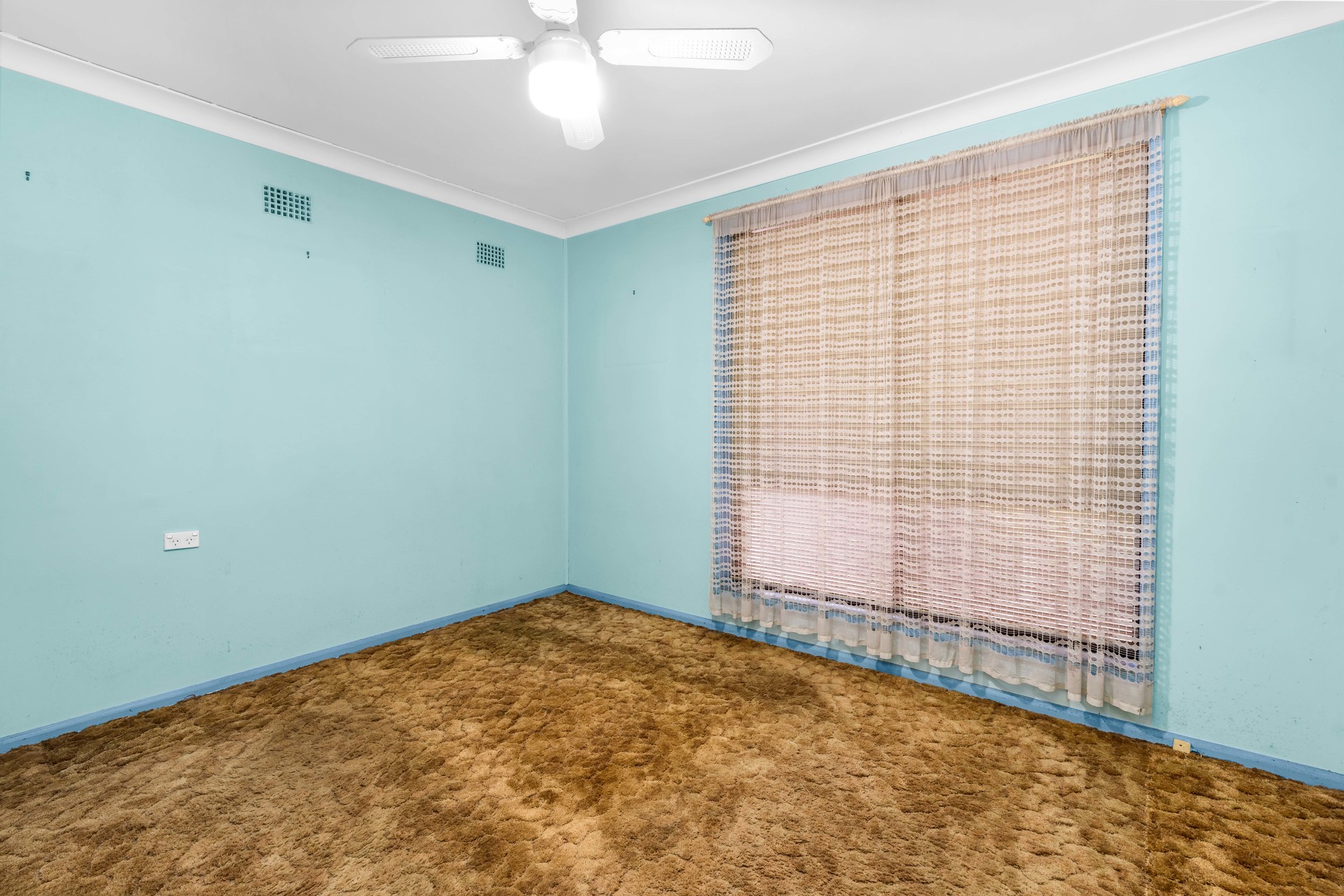 127 Gabo Crescent Sadleir NSW 2168 AUS