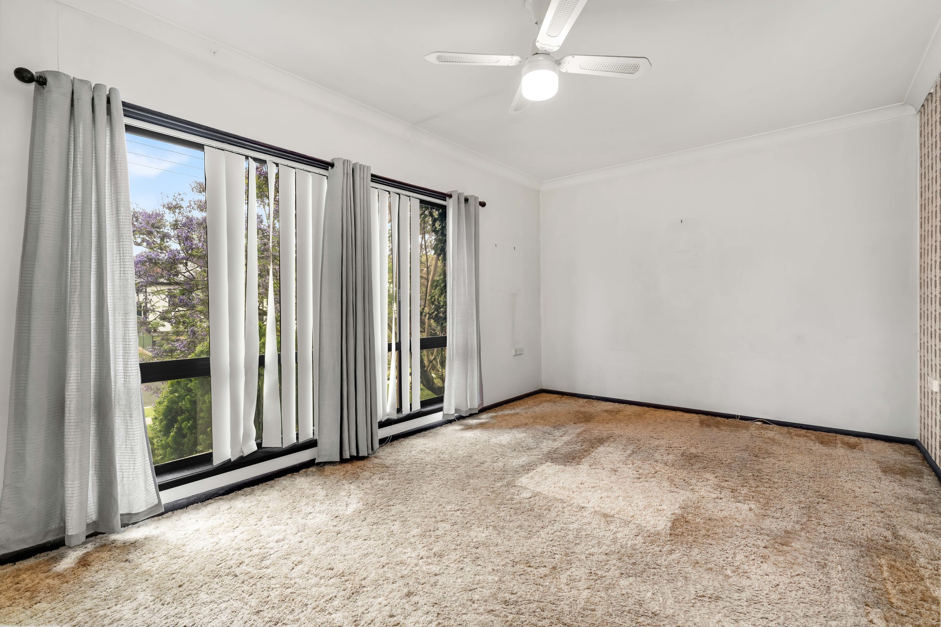 127 Gabo Crescent Sadleir NSW 2168 AUS