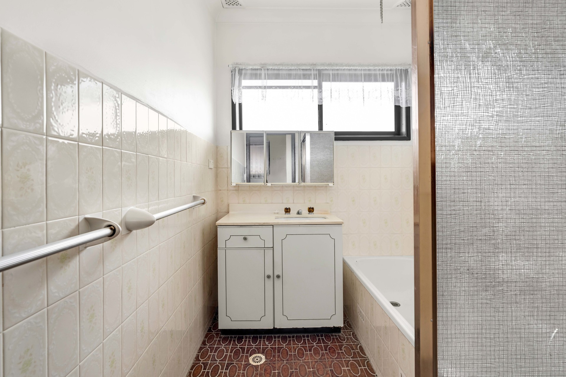 127 Gabo Crescent Sadleir NSW 2168 AUS