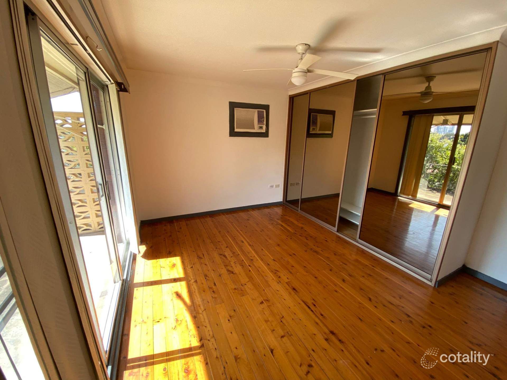 40 Gibson Avenue Casula NSW 2170 AUS