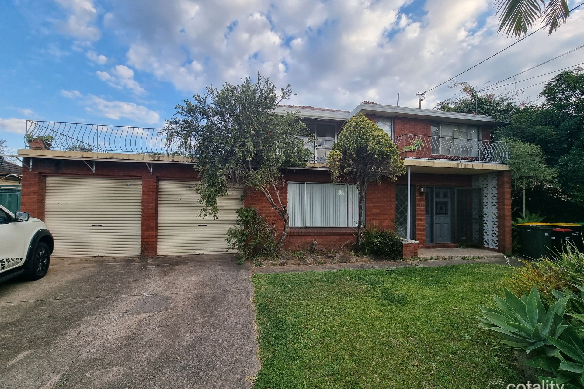 40 Gibson Avenue Casula NSW 2170 AUS