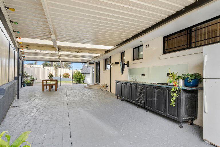 30 Coonong Street Busby NSW 2168 AUS