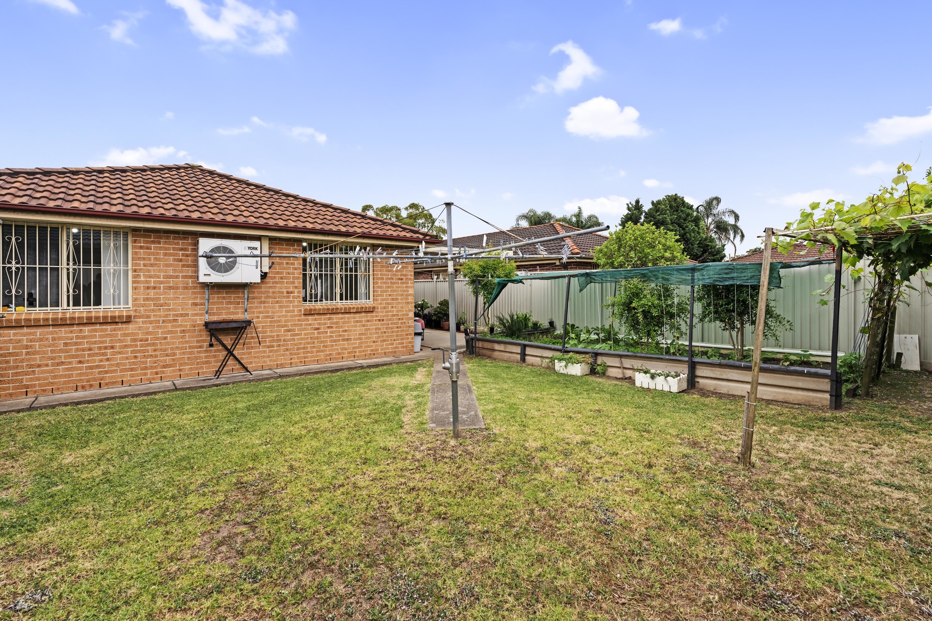 13 Osprey Avenue Green Valley NSW 2168 AUS