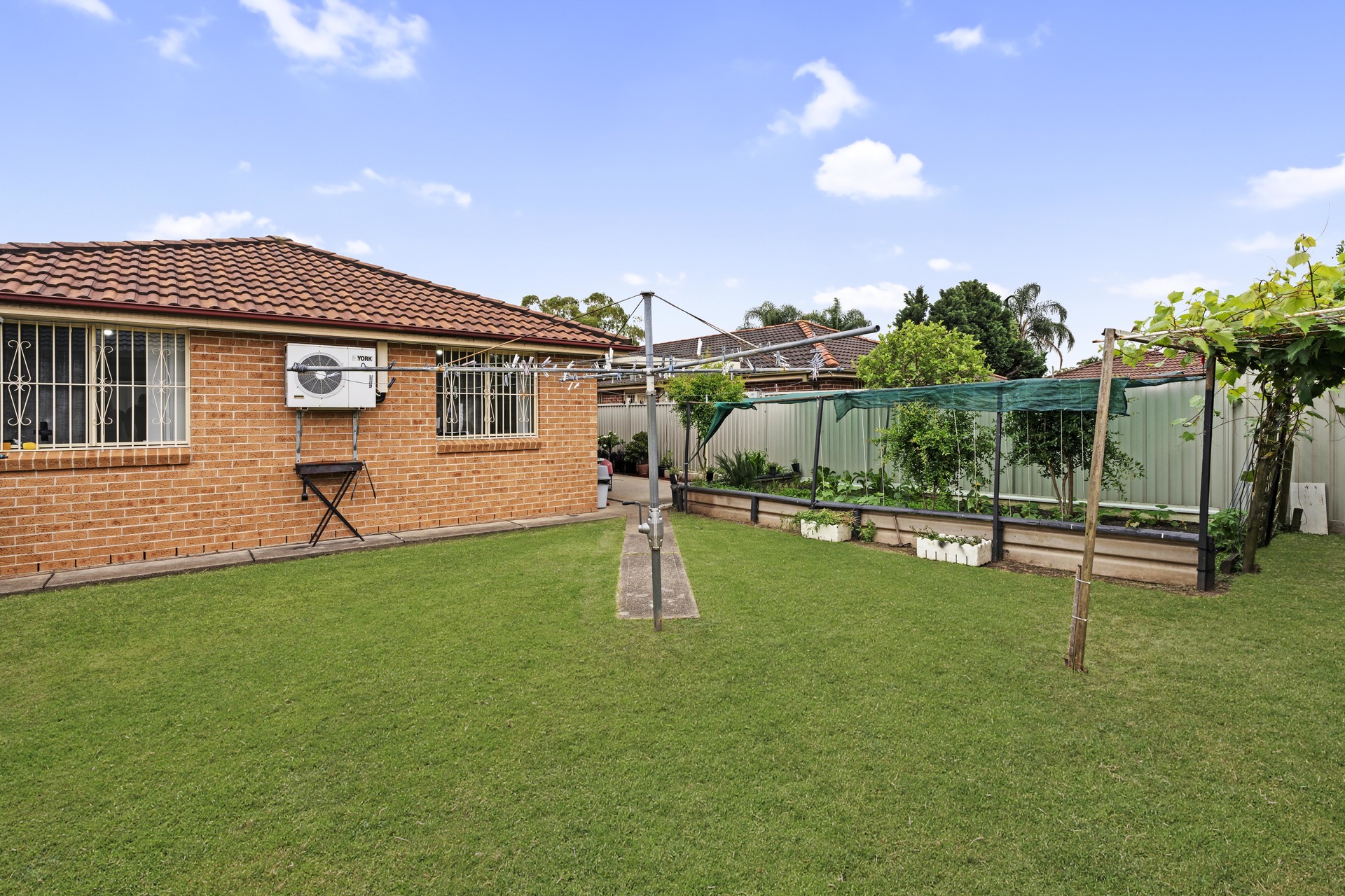 13 Osprey Avenue Green Valley NSW 2168 AUS