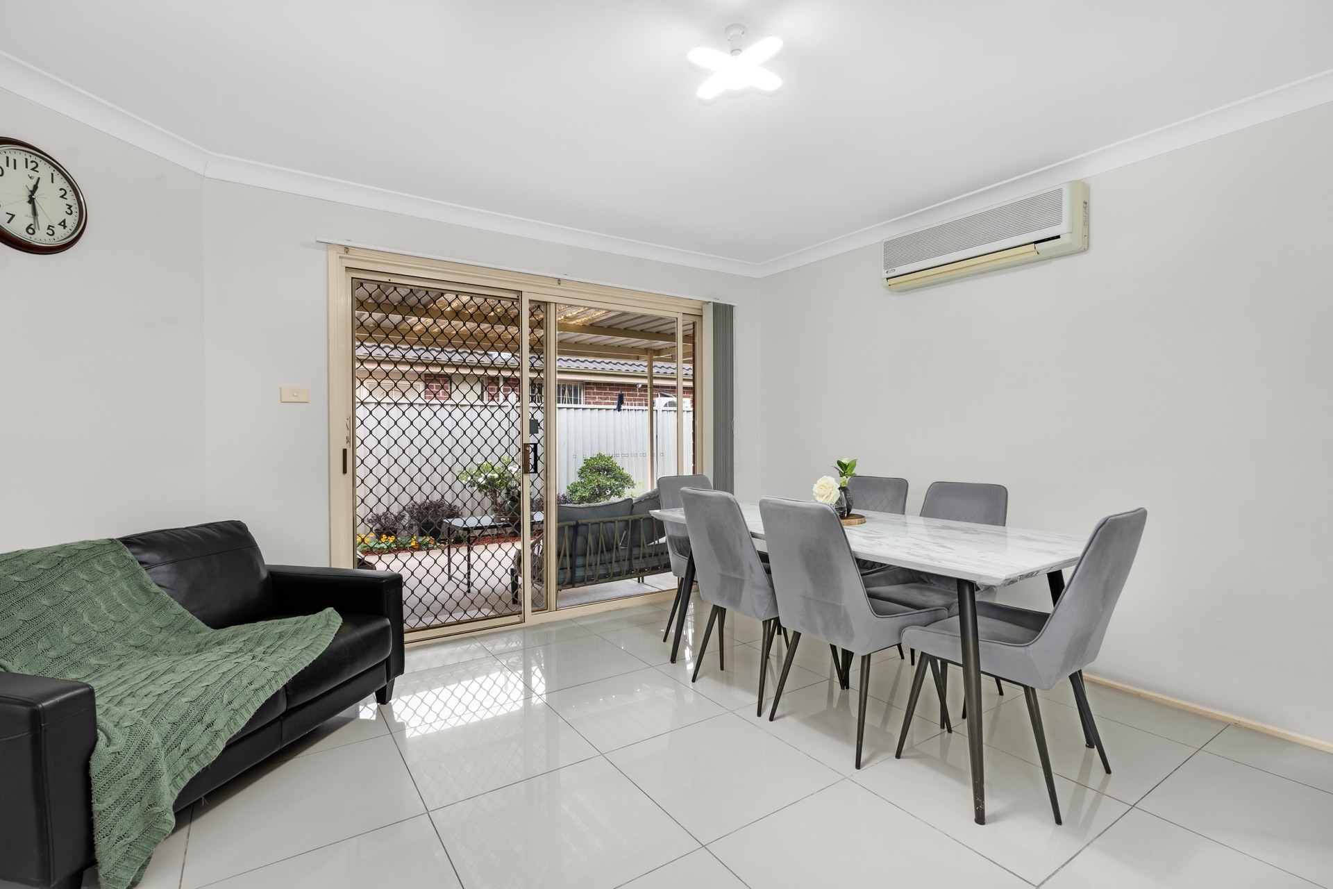 13 Osprey Avenue Green Valley NSW 2168 AUS